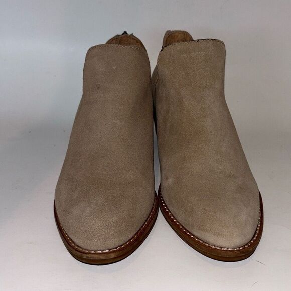 Lucky Brand Freelia tan suede leather ankle booties boots 6.5 EUC - Picture 3 of 8